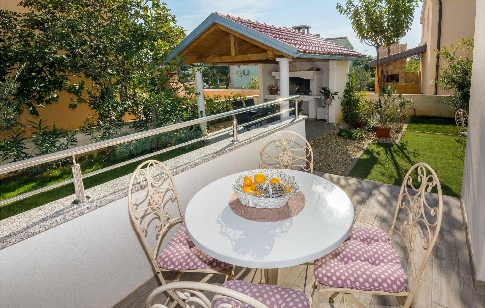 Nice Apartment In Vrsi-Mulo With Wifi Exterior foto