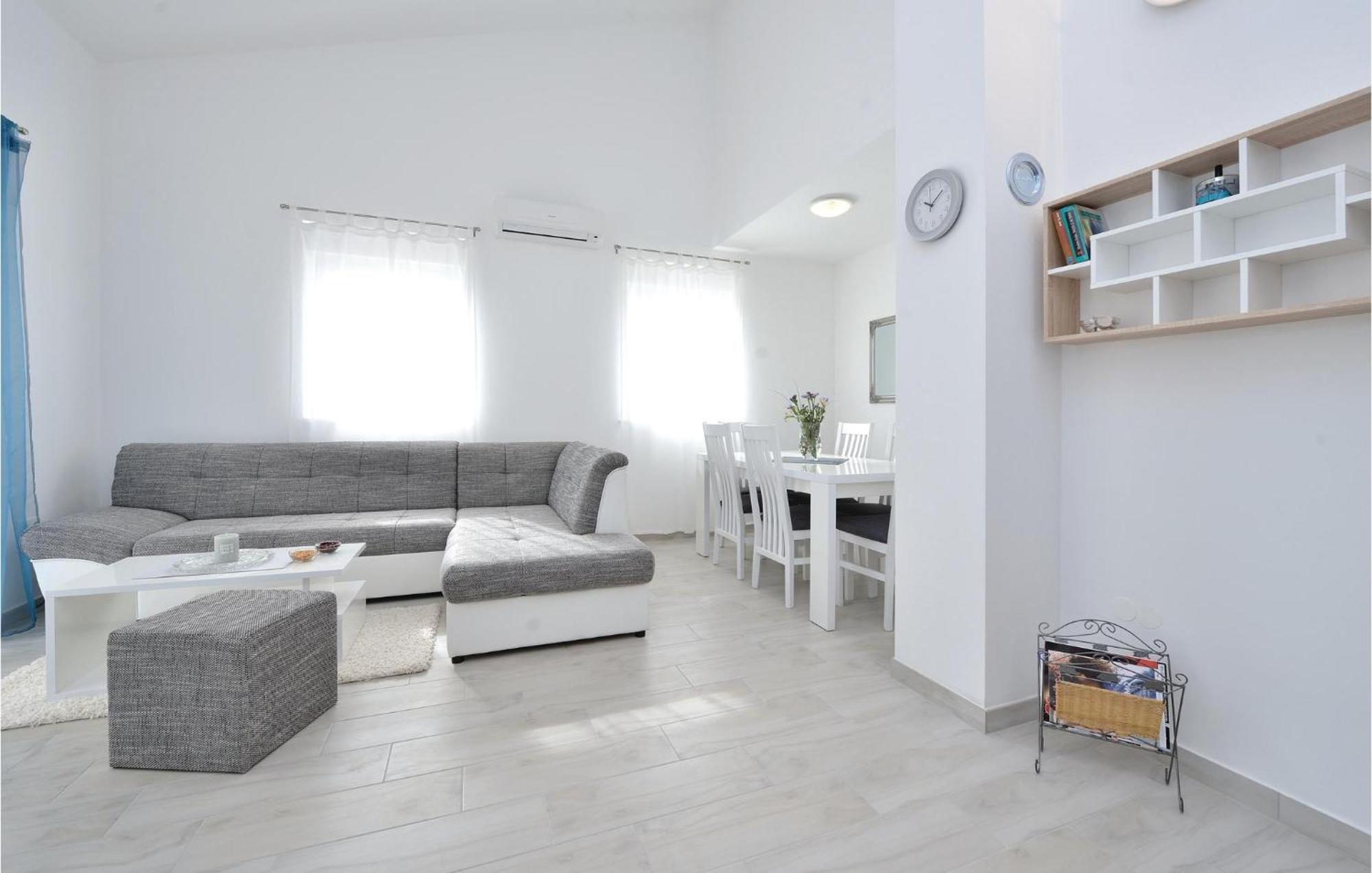Nice Apartment In Vrsi-Mulo With Wifi Exterior foto